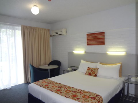 Adina Place Motel Apartments - Tourism Noosa 17
