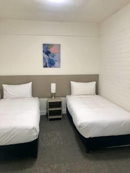 Adina Place Motel Apartments - Tourism Noosa 10