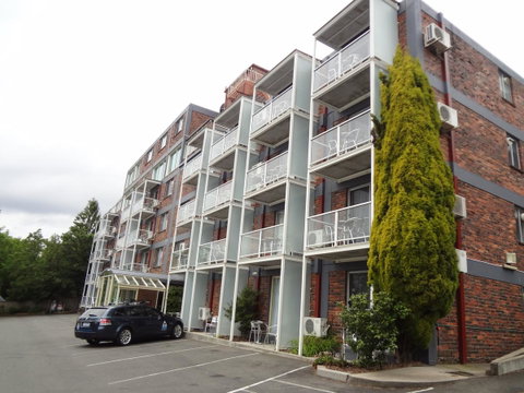 Adina Place Motel Apartments - Tourism Noosa 0