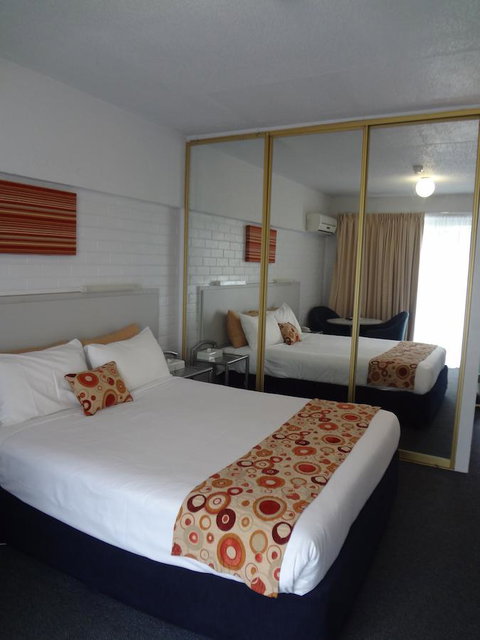 Adina Place Motel Apartments - Tourism Noosa 28