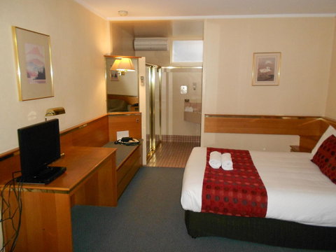 Commodore Regent - Tourism Noosa 30