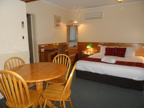 Commodore Regent - Tourism Noosa 29