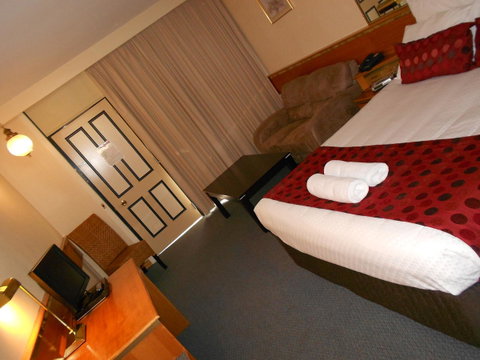 Commodore Regent - Tourism Noosa 3