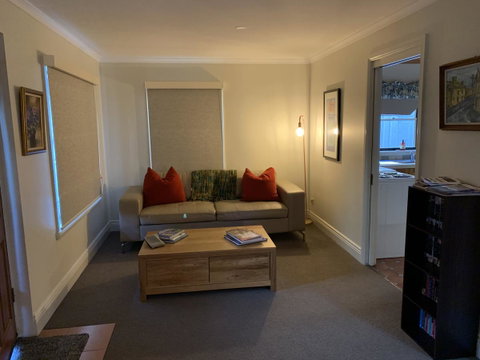 City Townhouse Walking Distance To City - Tourism Noosa 2