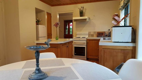 City Townhouse Walking Distance To City - Tourism Noosa 9