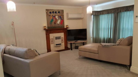 City Townhouse Walking Distance To City - Tourism Noosa 5