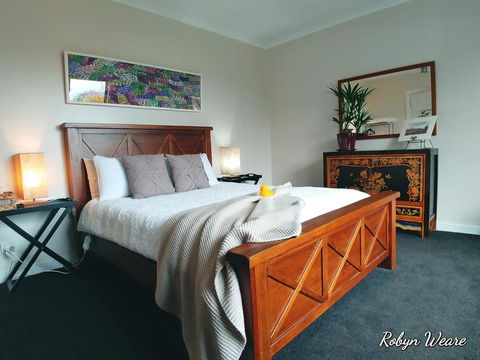 The WeareHouse In Deloraine - Tourism Noosa 23