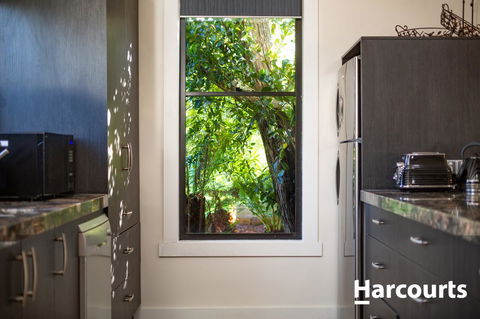 The WeareHouse In Deloraine - Tourism Noosa 12