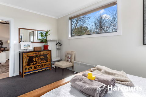 The WeareHouse In Deloraine - Tourism Noosa 19