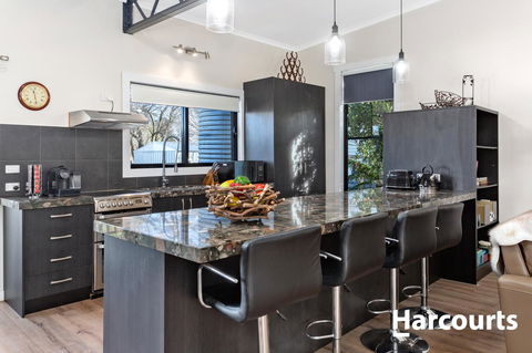 The WeareHouse In Deloraine - Tourism Noosa 17