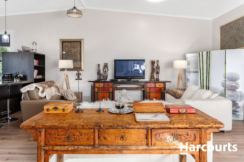 The WeareHouse In Deloraine - Tourism Noosa 16