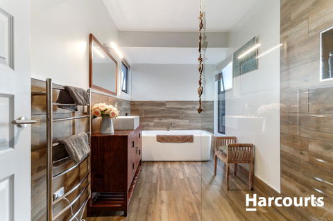 The WeareHouse In Deloraine - Tourism Noosa 14
