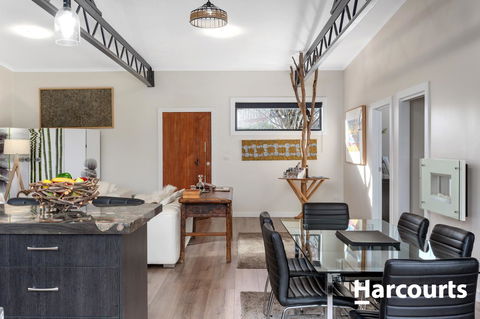 The WeareHouse In Deloraine - Tourism Noosa 8