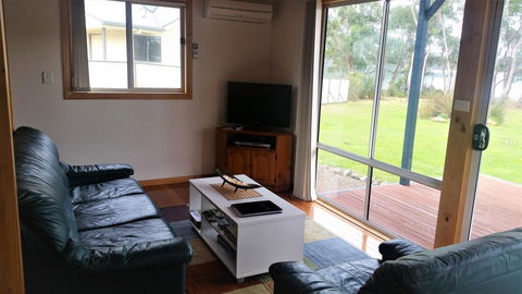 Four Seasons Waterfront Villas - Tourism Noosa 31