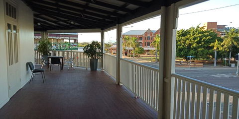 Newmarket Hotel - Tourism Noosa 1