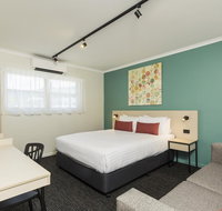 Nightcap At Balaclava Hotel - Tourism Noosa