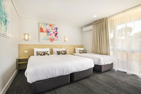 Nightcap At Coolaroo Hotel - Tourism Noosa 1