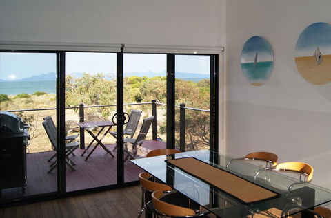 Nine Mile Escape - Tourism Noosa 0