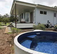 Noosa Hinterland Country Cottage 'Tru-Blu' - Tourism Noosa