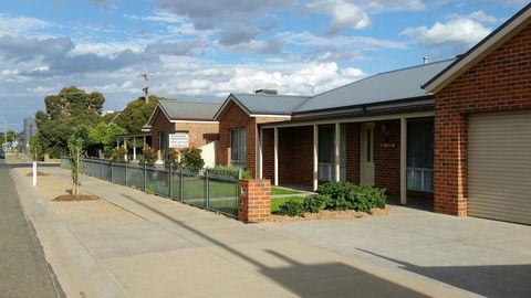 Numurkah Apartments - The Saxton - Tourism Noosa 0