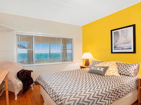 Ocean Blue Apartment One - Oceanfront Apartment - Tourism Noosa 2