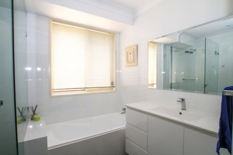 Ocean Break - At Berrara - Tourism Noosa 3