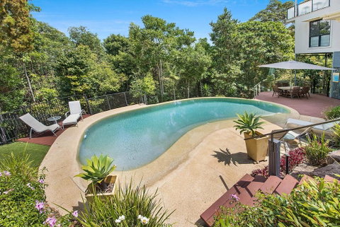 Ocean Break Coolum - Tourism Noosa 1