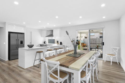 OCEAN BREEZE Family Home - Tourism Noosa 1