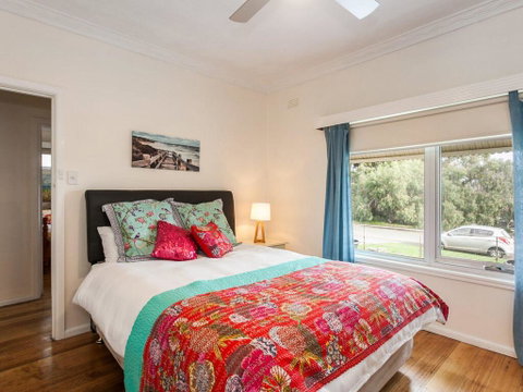 OCEAN SOUNDS - Anglesea - Tourism Noosa 1