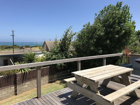 OCEAN VIEWS - Tourism Noosa 2