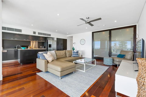 OCEAN VIEWS @ NOR NOR EAST 201 - Tourism Noosa 3