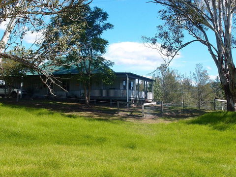 Old Schoolmaster's Cottage On The Barrington River - Tourism Noosa 1