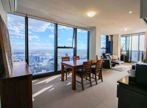 ON TOP OF THE WORLD - BEST VIEWS IN MELBOURNE !! - Tourism Noosa 1