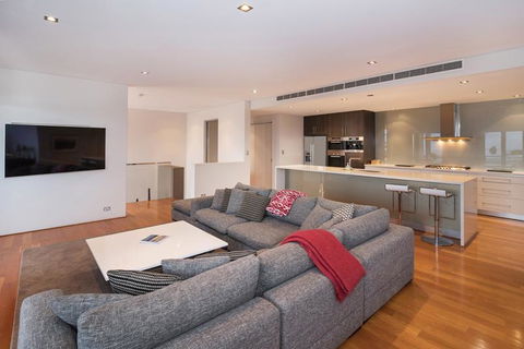 Opulent Oasis - Luxurious Old Dunsborough With Pool And Ocean Views - Tourism Noosa 3