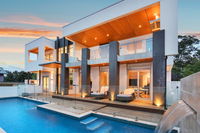 Opulent Oasis - Luxurious Old Dunsborough with Pool and Ocean Views