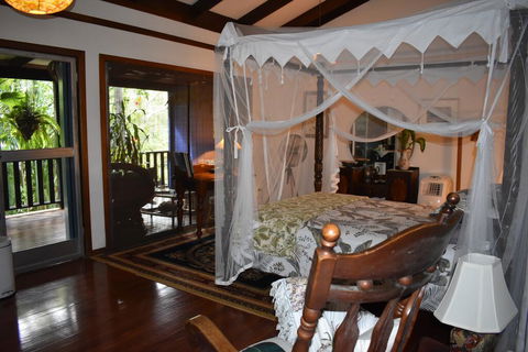 Oskar's Rain Forest Retreat - Tourism Noosa 2