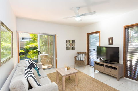 OUTRIGGER - Tourism Noosa 3