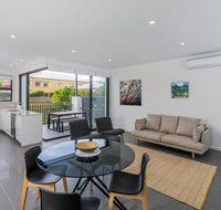 Oxford Steps - Executive 2BR Bulimba Apartment Across from the Park on Oxford St - Tourism Noosa