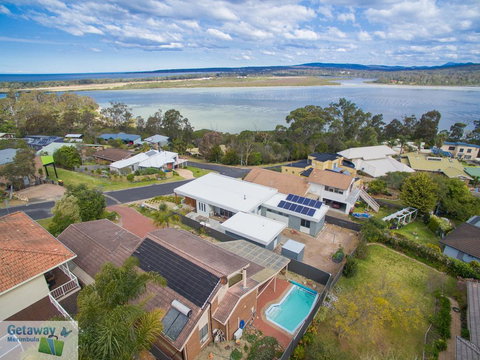 Oyster View - Tourism Noosa 2
