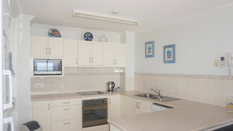 Pacific Surf Absolute Beachfront Apartments - Tourism Noosa 2