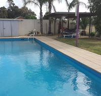 Paddle Steamer Motel