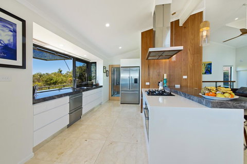 Panorama Beach House - Tourism Noosa 2