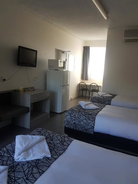 Park Drive Motel - Tourism Noosa 3