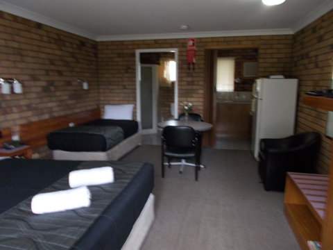 Park House Motor Inn - Tourism Noosa 0