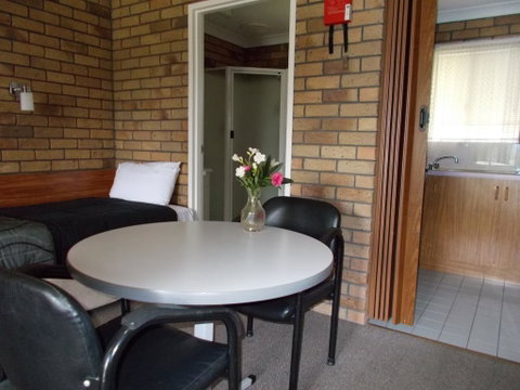 Park House Motor Inn - Tourism Noosa 3