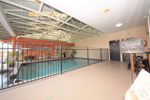 Parkside Motel & Licensed Restaurant - Tourism Noosa 3