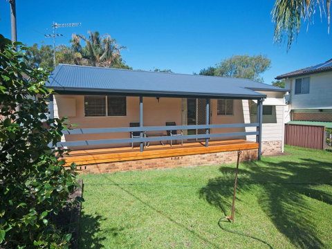 Pelican Palms - Tourism Noosa 0