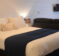 Penguin Seaside Motel - Tourism Noosa