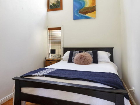 Pet Friendly - Bennetts Beach Cottage - Tourism Noosa 2