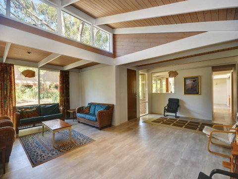 Pet Friendly - Large 4 Bedroom Home - Tourism Noosa 3